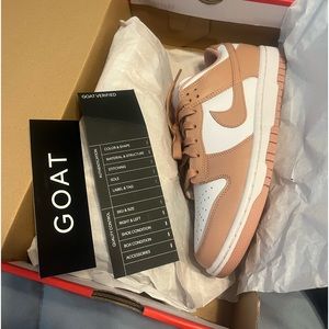 Womans Low Nike Dunks